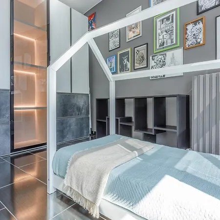 Comics & Cars - Themed Penthouse In Motor Valley Apartman Modena