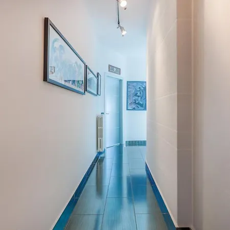 Comics & Cars - Themed Penthouse In Motor Valley Apartman Modena