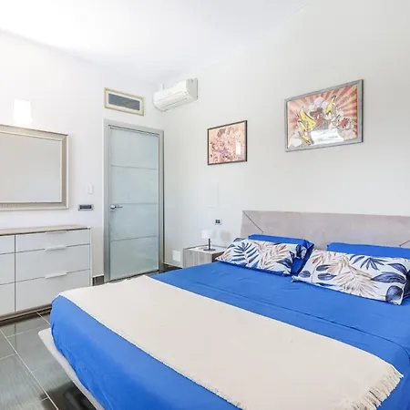 Comics & Cars - Themed Penthouse In Motor Valley Modena