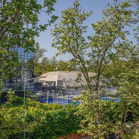 アパート Comics & Cars - Themed Penthouse In Motor Valley