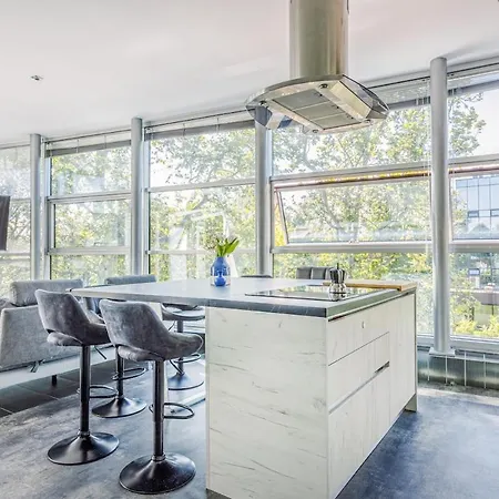 Apartment Comics & Cars - Themed Penthouse In Motor Valley Modena