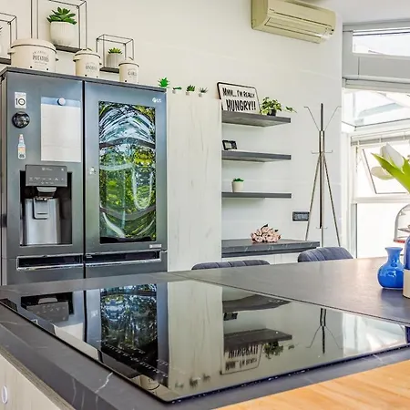 Apartment Comics & Cars - Themed Penthouse In Motor Valley Modena