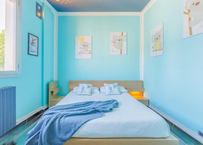 Comics & Cars - Themed Penthouse In Motor Valley 公寓 *