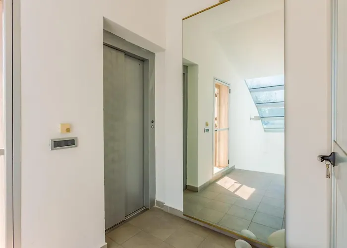 公寓 Comics & Cars - Themed Penthouse In Motor Valley