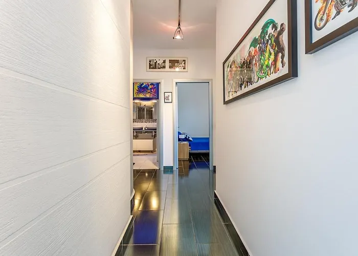 Comics & Cars - Themed Penthouse In Motor Valley 摩德纳