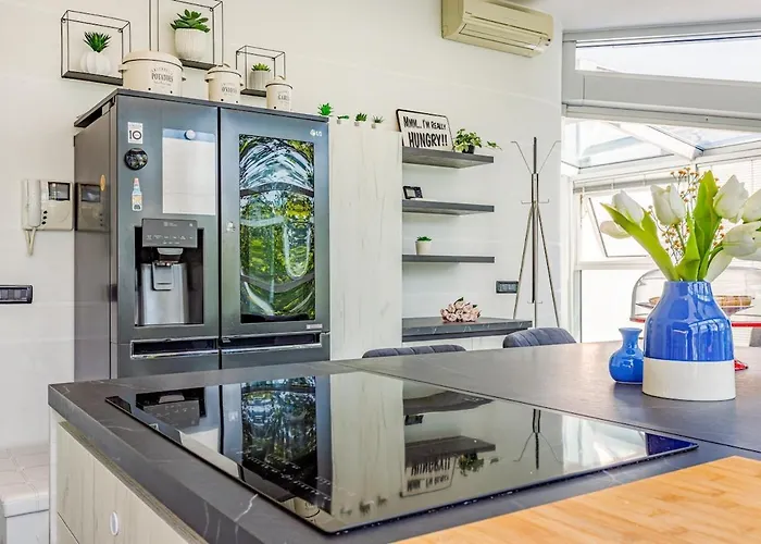 公寓 Comics & Cars - Themed Penthouse In Motor Valley 摩德纳